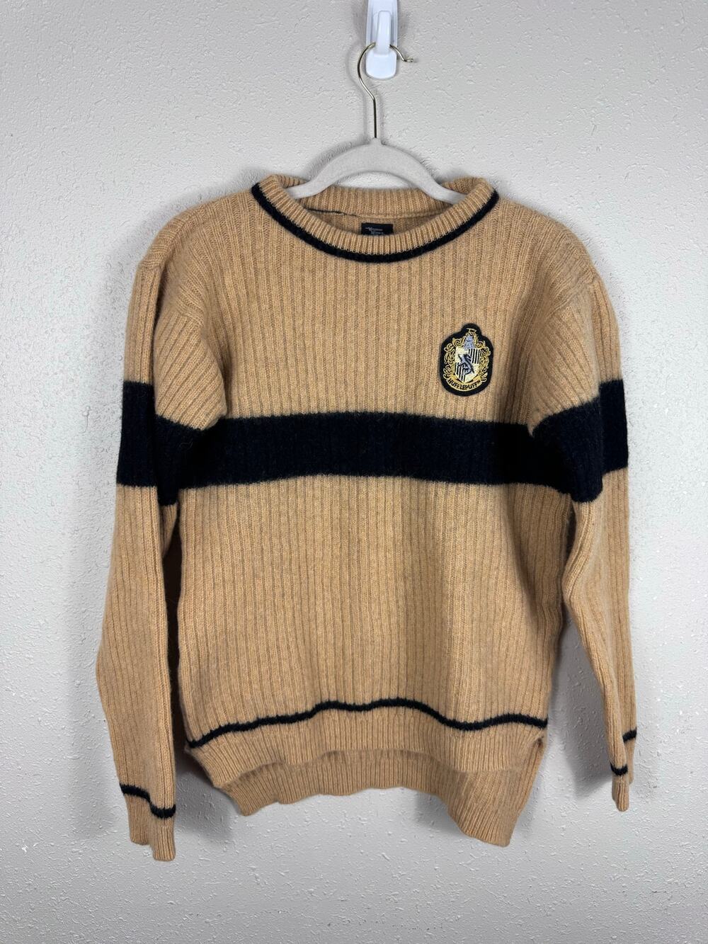 Harry Potter Hufflepuff Quidditch Wool Sweater Made in Scotland Size Medium
